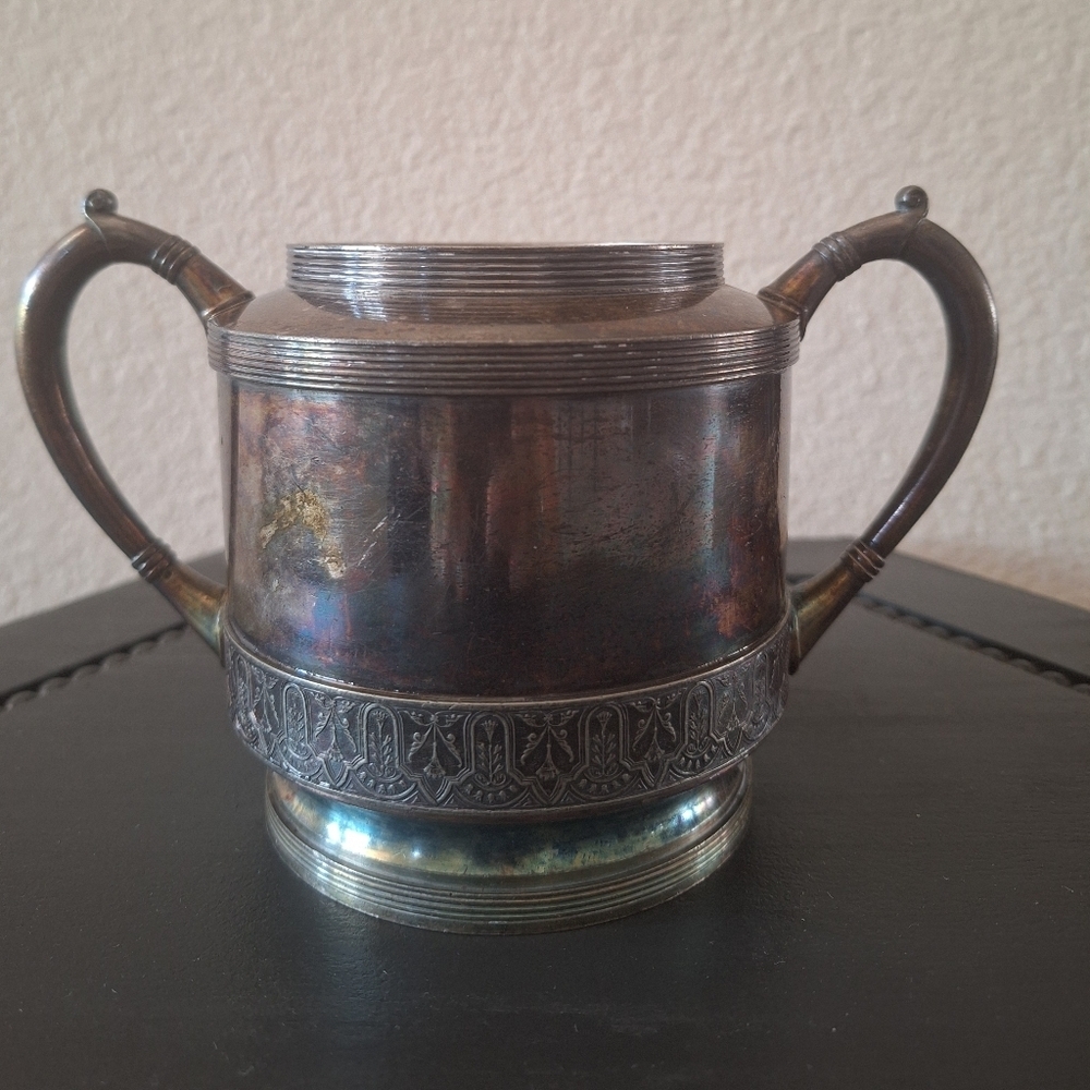 Meriden silver plated 1418 sugar container